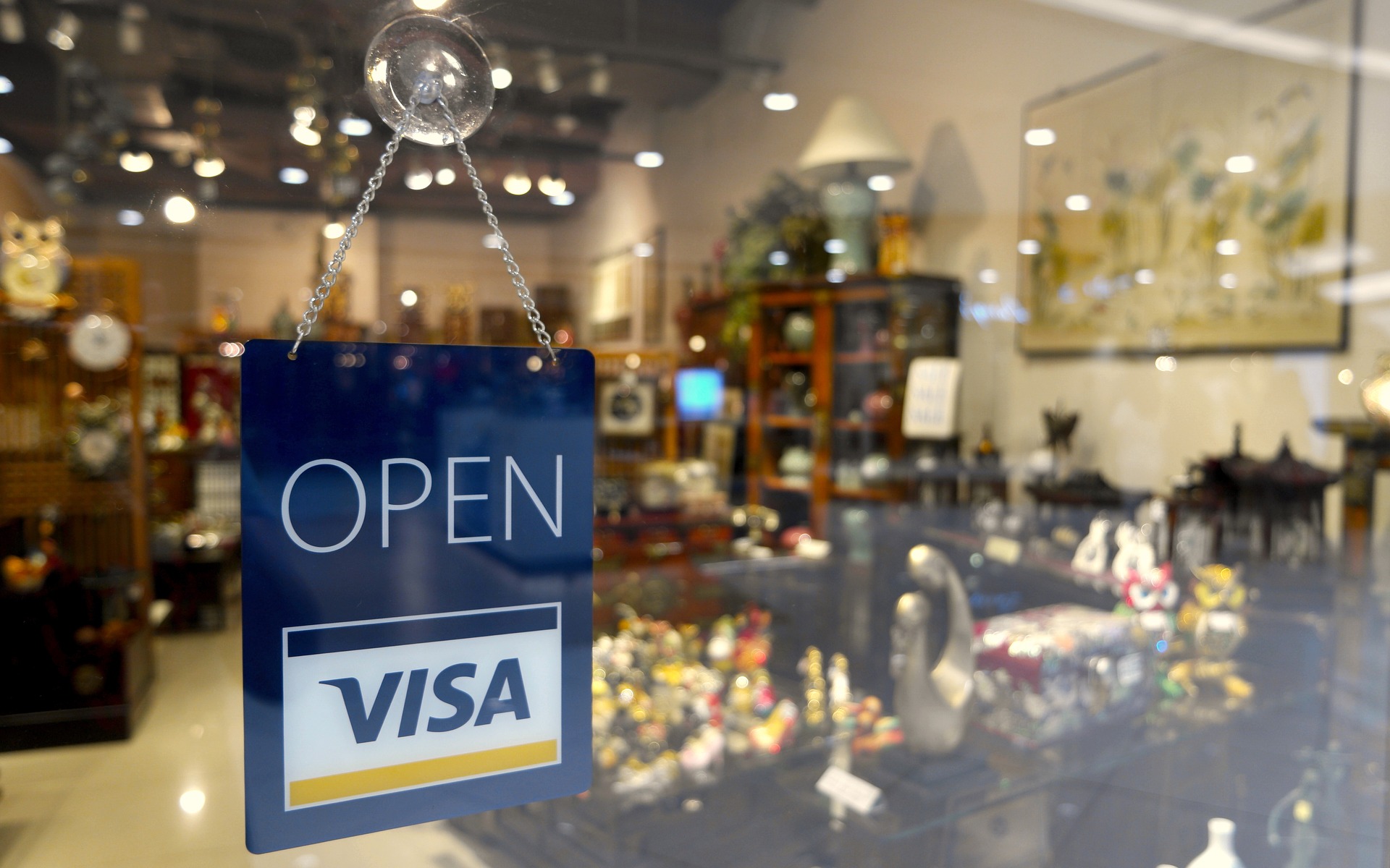 Will Consumers Abandon Credit Cards in Favor of Debit Cards? A Visa Executive Says Yes